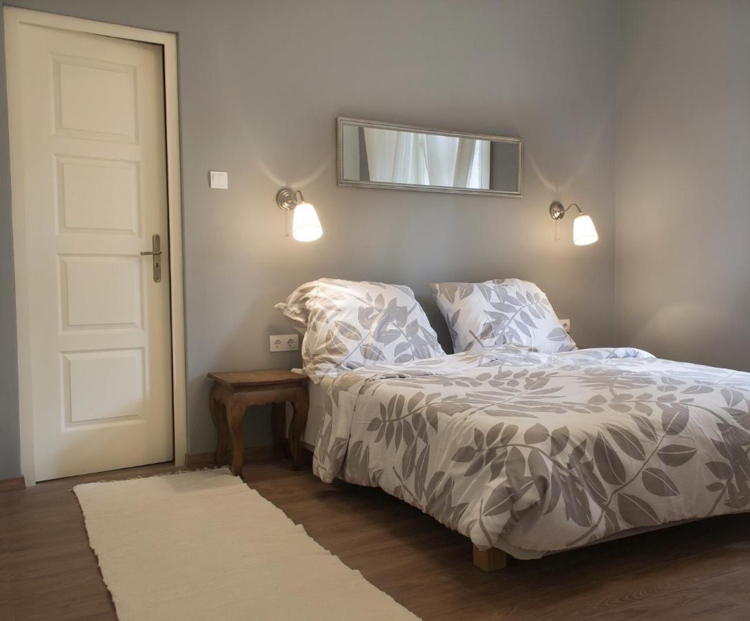 Adorable, Cosy Apartment At The Heroes' Square Budapest Eksteriør billede